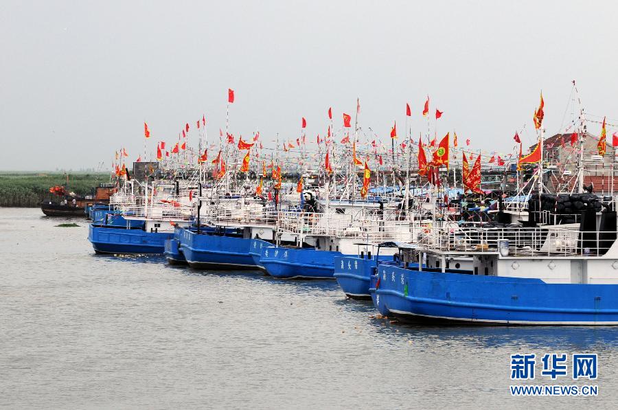 防台风达维 江苏紧急召回船只近7000艘转移