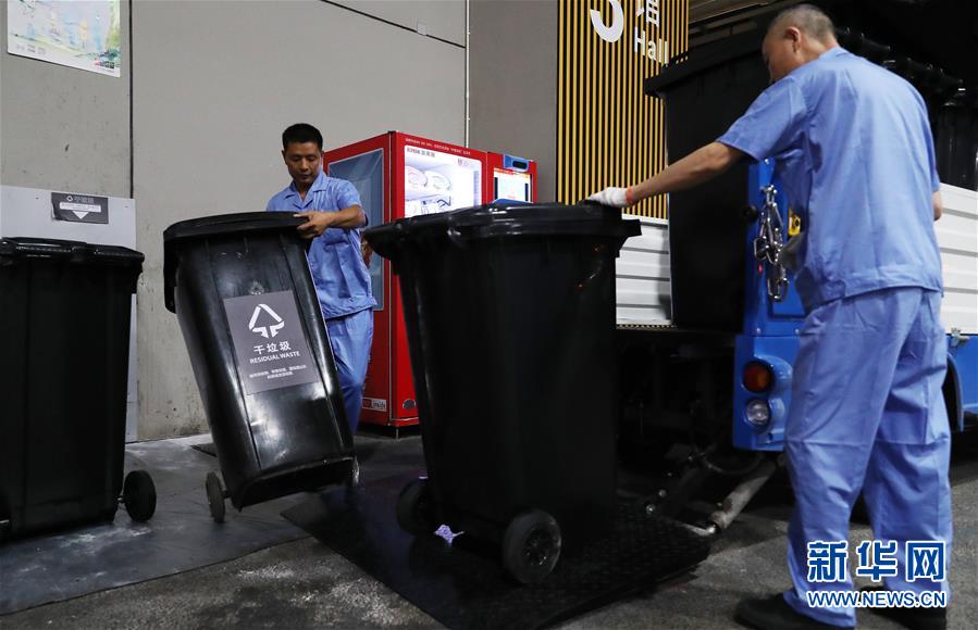 （社會）（4）上海：國展中心保清潔 垃圾分類有章法