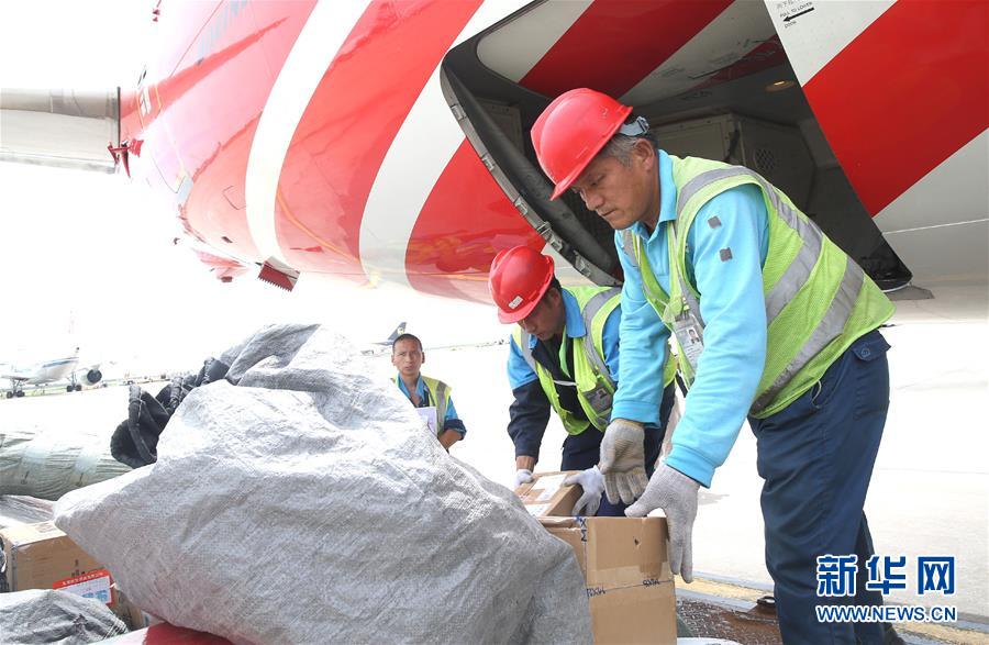 （社會）（1）上海：高溫堅守 保駕護航