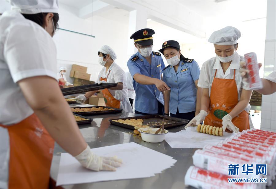 （社会）（1）浙江诸暨：护航节前食品安全