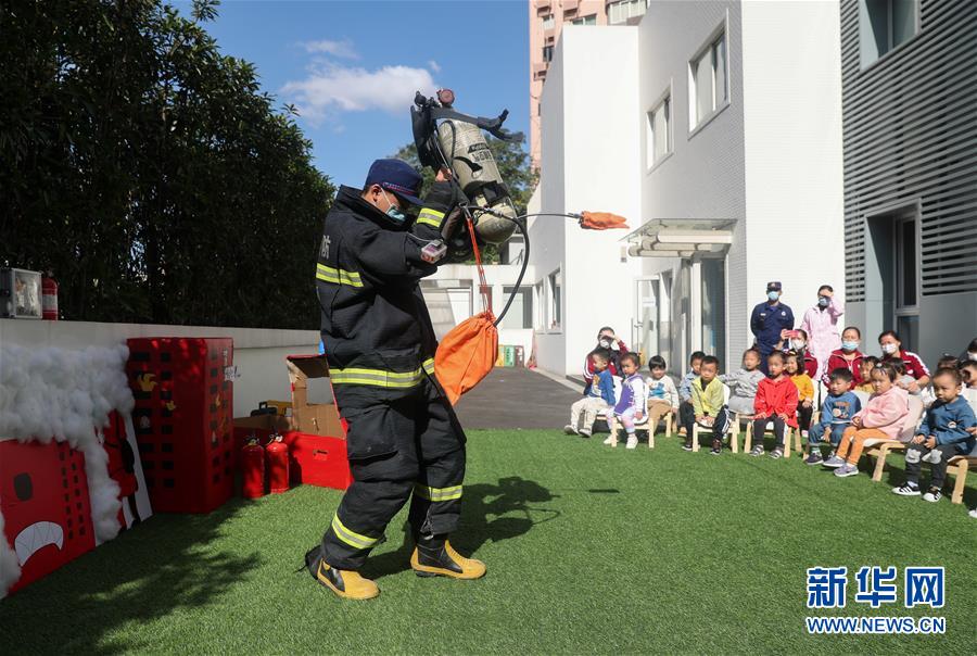 （社会）（2）上海：消防安全进校园 