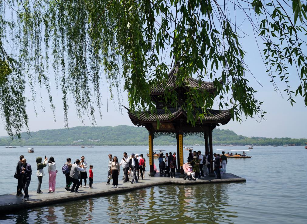 杭州西湖人氣旺