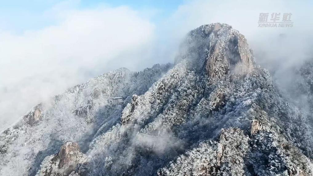 安徽池州：雪落九华 冬韵如诗