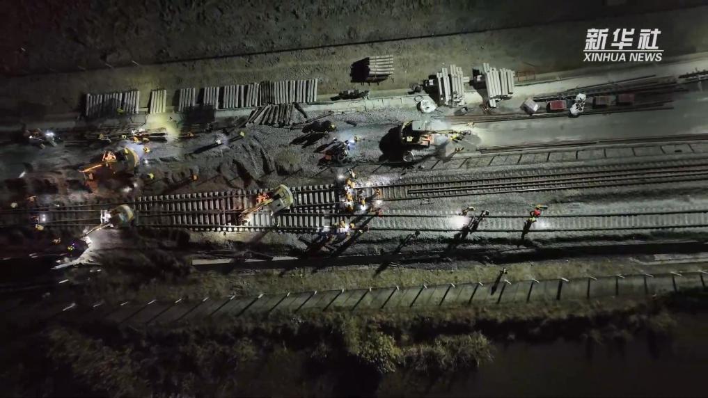 江苏盐城大丰:深夜站场改造忙