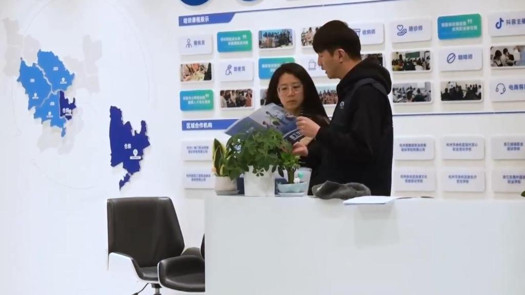 杭州余杭：零工市场进街道  打造“15分钟就业服务圈”