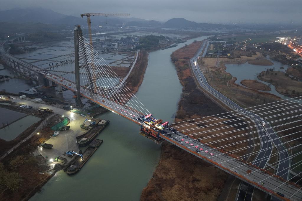 浙江：杭州至德清市域铁路全线桥梁实现贯通