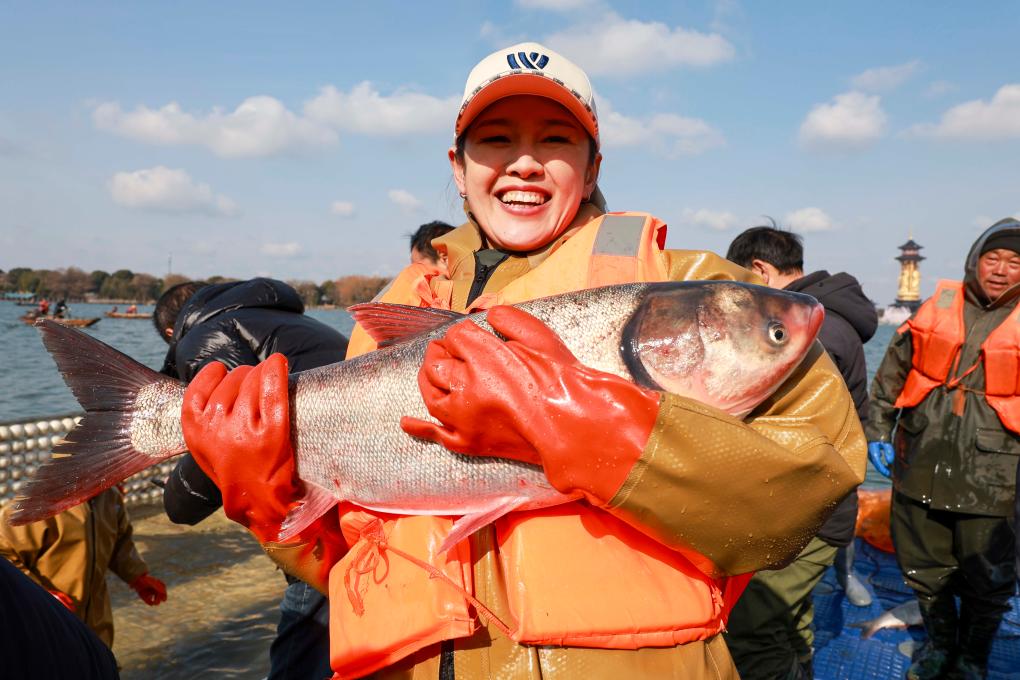 江苏泰州：溱湖冬捕年味浓