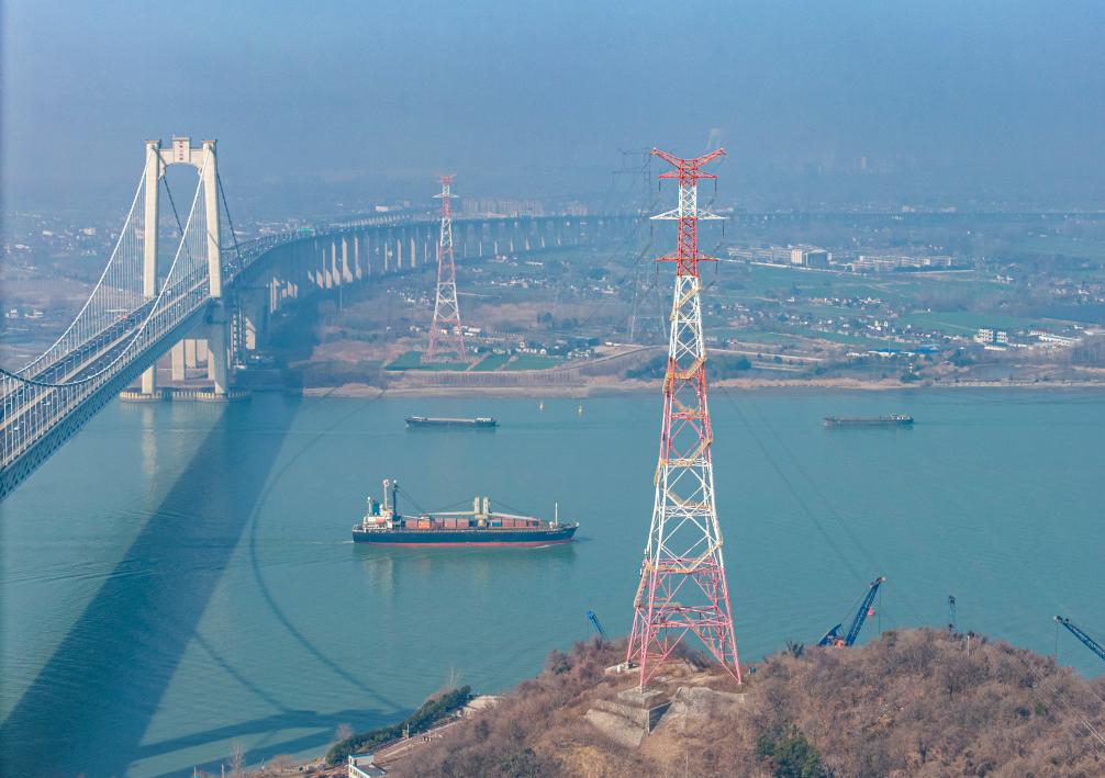 江苏扬州至镇江直流输电二期工程建成投运