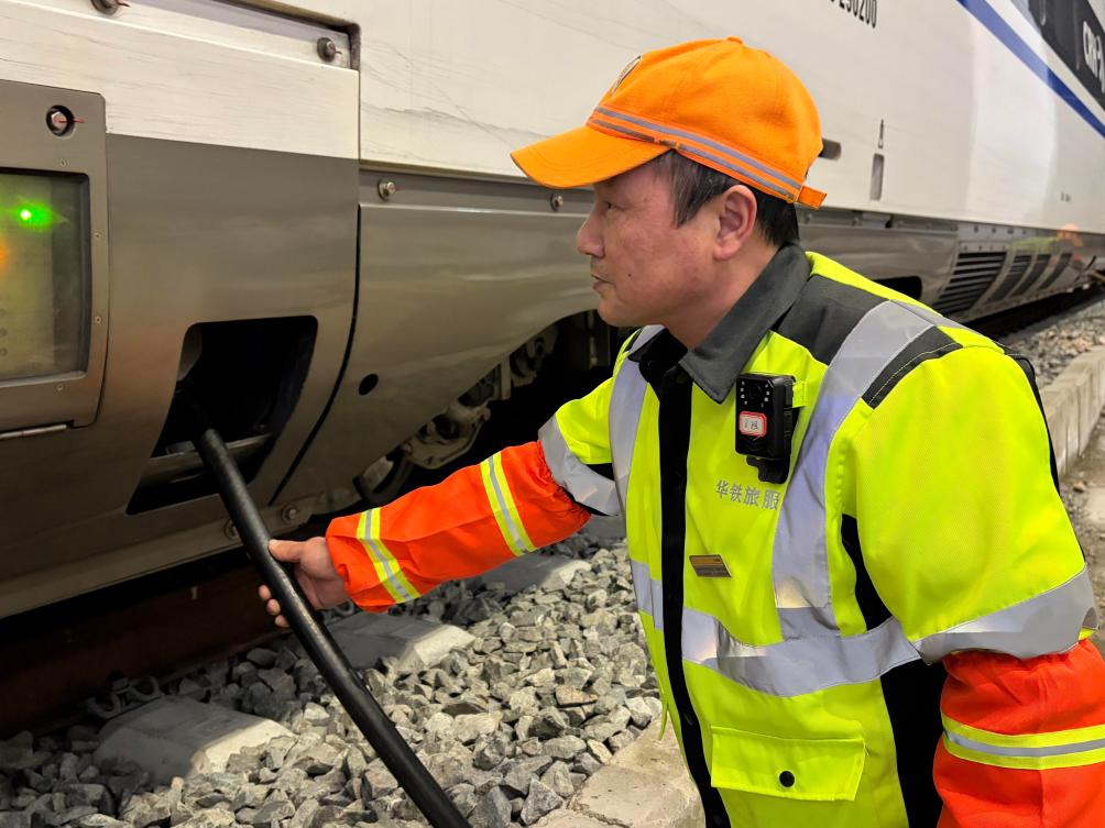 新春走基层｜铁路供水人：保障春运旅途的“一杯好水”