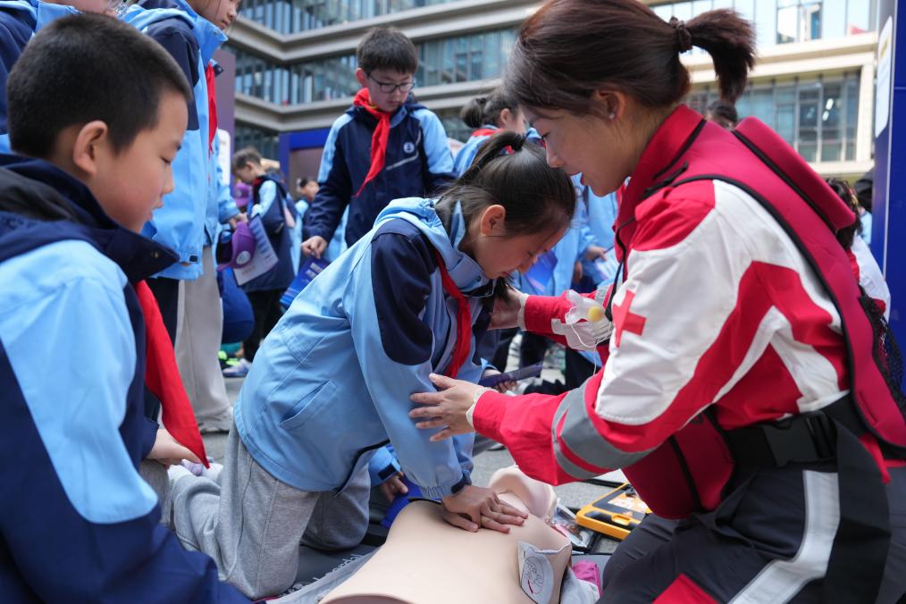 浙江杭州：安全主题教育 护航青春成长