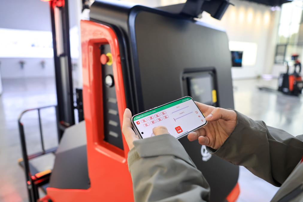 江苏靖江：“人工智能+”激活制造业新动能