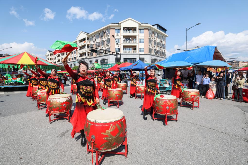 浙江诸暨：“二月半”传统庙会激发乡镇消费新活力