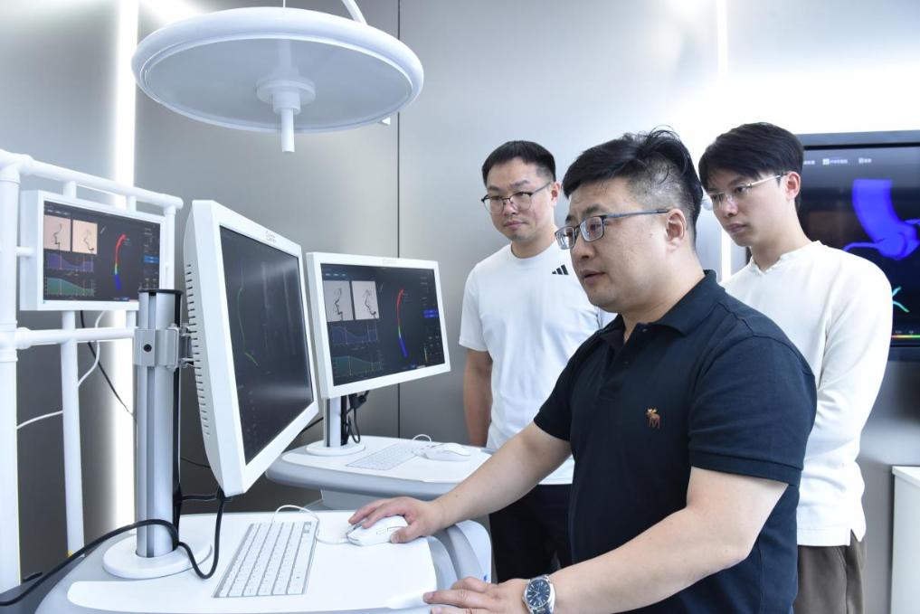 探访“科技新小龙”丨脉流科技：人工智能替代压力导丝，无创“算”出血管危机