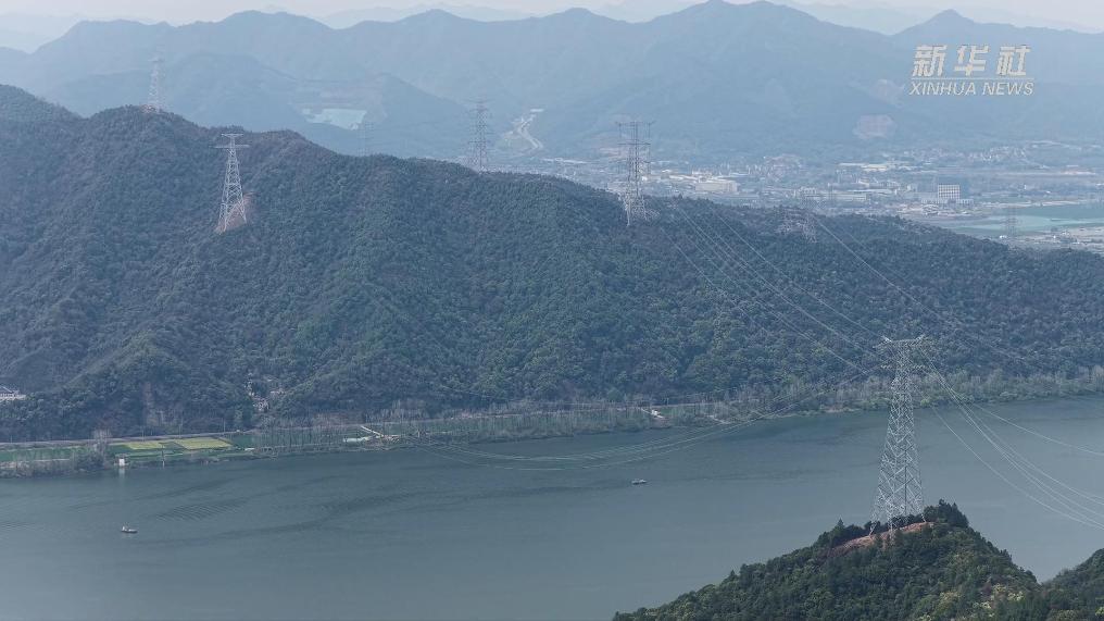 浙江杭州丨甘浙特高压跨越富春江作业圆满收官