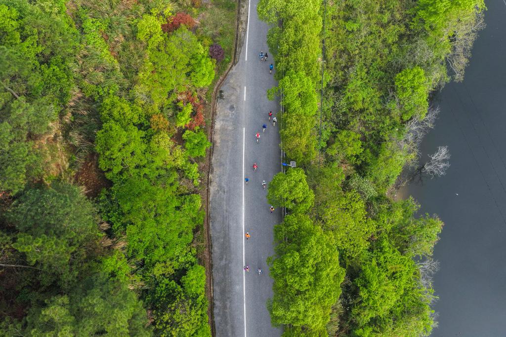 浙江建德举办春季乡村越野赛