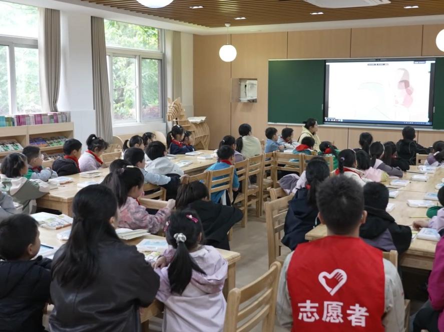 江苏常州：“电亮微光” 公益跨越山海