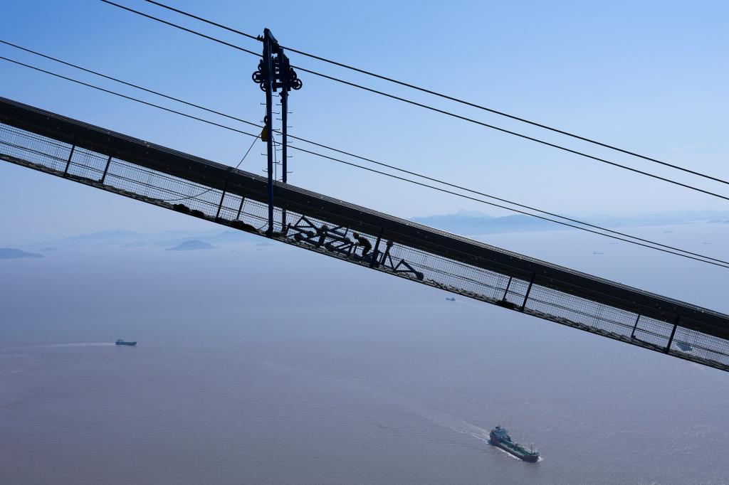 浙江：双屿门特大桥主缆架设完成