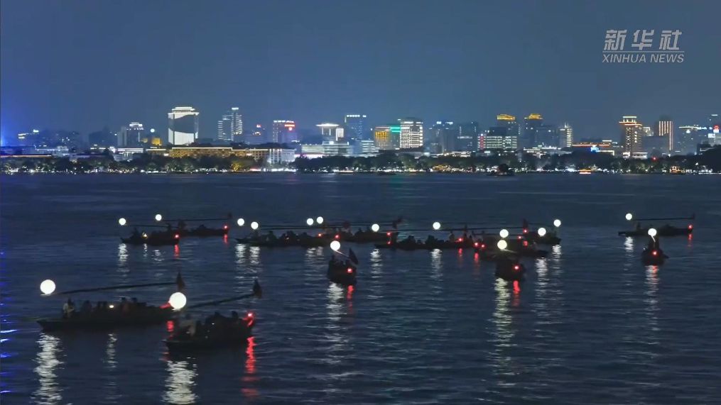 浙江杭州：西湖中秋拜月浪漫开启