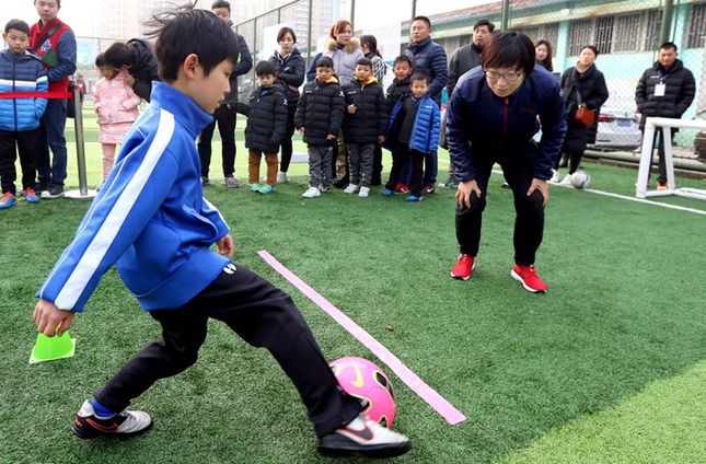 少年足球公益助学嘉年华在沪举行