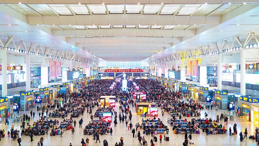 春運&ldquo;遷徙&rdquo;百態 步履匆匆回家路