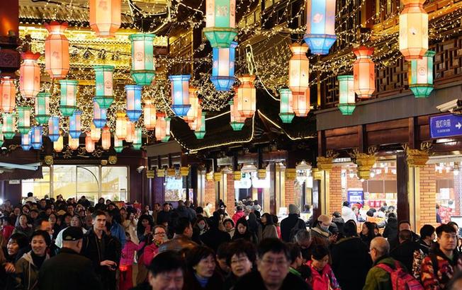 上海豫園：燈海人潮迎新春
