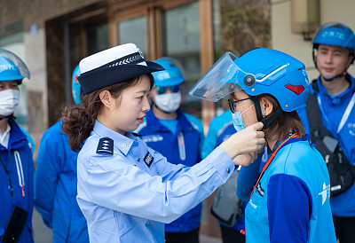 上海公安：戴头盔可降低骑乘事故死亡风险6至7成