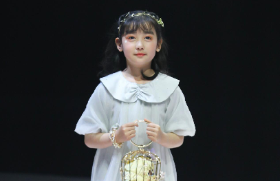 上海时装周童装外场首秀 balabala掀起"国潮"风